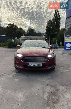 Седан Ford Fusion 2015 в 