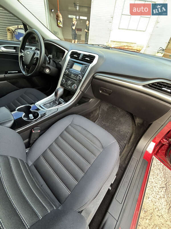 Седан Ford Fusion 2015 в Житомирі