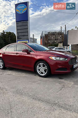 Седан Ford Fusion 2015 в 