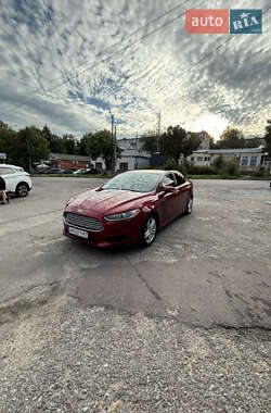 Седан Ford Fusion 2015 в 