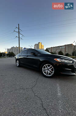 Седан Ford Fusion 2014 в 