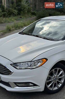 Седан Ford Fusion 2017 в 