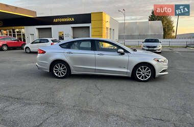 Седан Ford Fusion 2017 в 