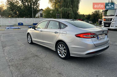 Седан Ford Fusion 2017 в 