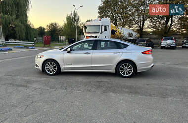 Седан Ford Fusion 2017 в 