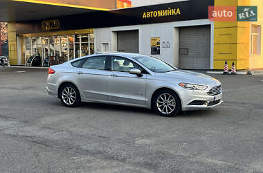 Седан Ford Fusion 2017 в 