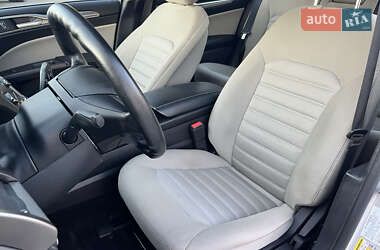 Седан Ford Fusion 2017 в 
