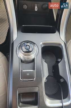 Седан Ford Fusion 2016 в 