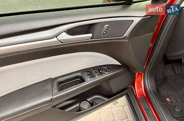 Седан Ford Fusion 2014 в 