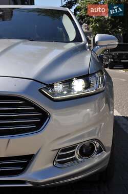 Седан Ford Fusion 2013 в 