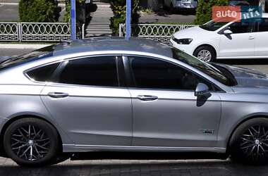 Седан Ford Fusion 2013 в 