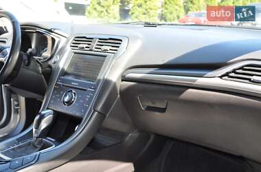 Седан Ford Fusion 2013 в 