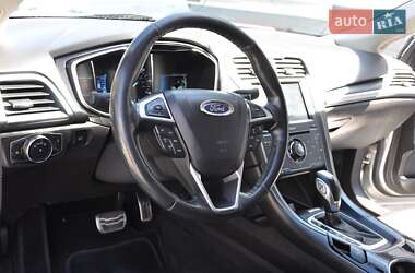 Седан Ford Fusion 2013 в 