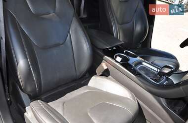 Седан Ford Fusion 2013 в 