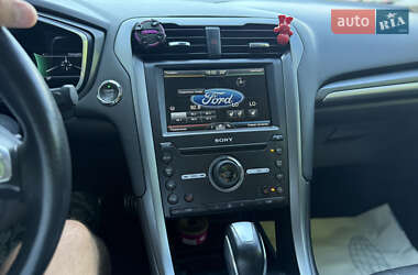 Седан Ford Fusion 2015 в 