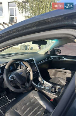 Седан Ford Fusion 2014 в 