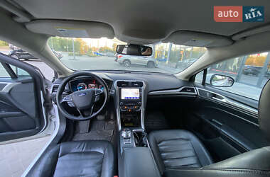 Седан Ford Fusion 2019 в 