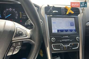 Седан Ford Fusion 2019 в 