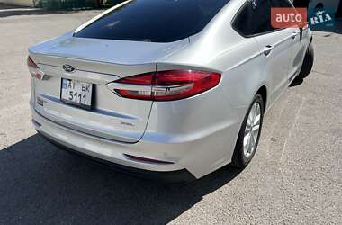 Седан Ford Fusion 2019 в 