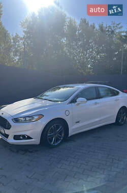 Седан Ford Fusion 2014 в 