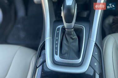 Седан Ford Fusion 2014 в 