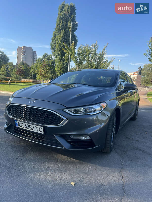 Седан Ford Fusion 2017 в 