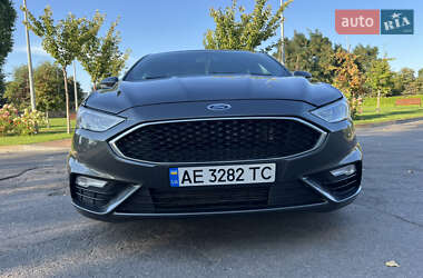 Седан Ford Fusion 2017 в 