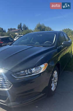 Седан Ford Fusion 2015 в 