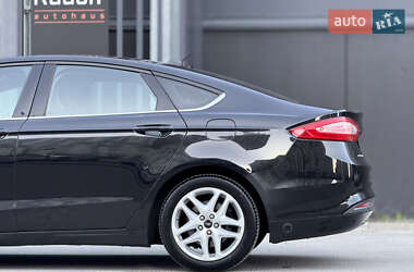 Седан Ford Fusion 2014 в 