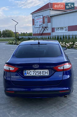 Седан Ford Fusion 2014 в 