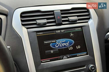 Седан Ford Fusion 2016 в 