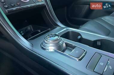 Седан Ford Fusion 2019 в 