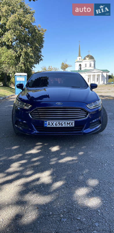 Седан Ford Fusion 2012 в 
