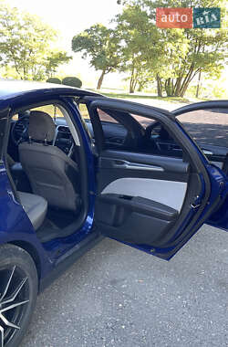 Седан Ford Fusion 2012 в 