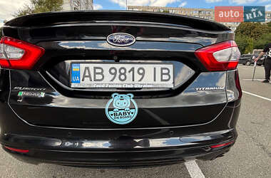 Седан Ford Fusion 2013 в 