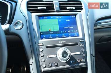 Седан Ford Fusion 2017 в 