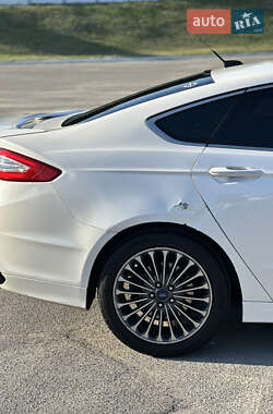 Седан Ford Fusion 2014 в 