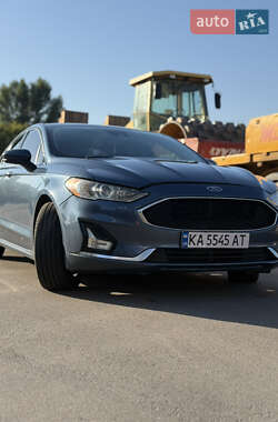 Седан Ford Fusion 2018 в 