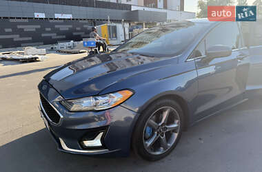 Седан Ford Fusion 2018 в 