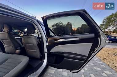 Седан Ford Fusion 2013 в 