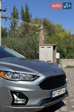 Седан Ford Fusion 2020 в 