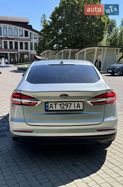 Седан Ford Fusion 2020 в 