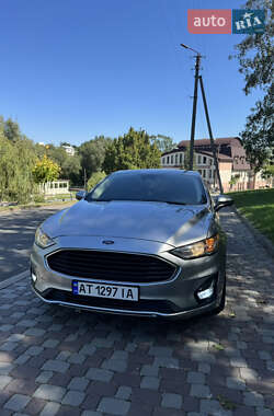 Седан Ford Fusion 2020 в 
