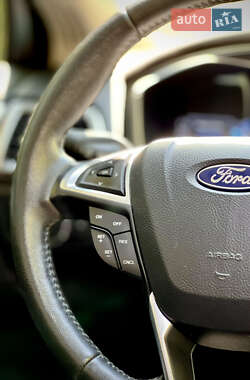 Седан Ford Fusion 2018 в 