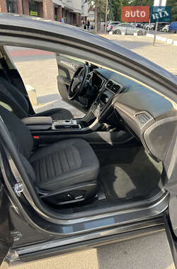 Седан Ford Fusion 2019 в 