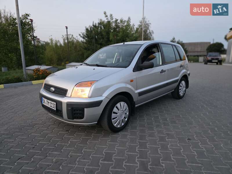 Хэтчбек Ford Fusion 2006 в 