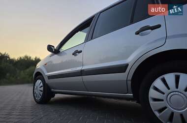 Хэтчбек Ford Fusion 2006 в 