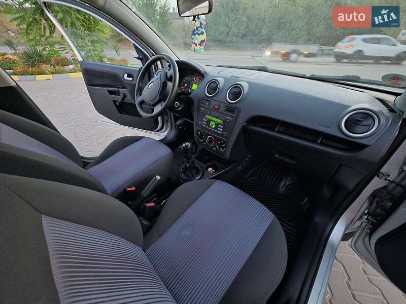 Хэтчбек Ford Fusion 2006 в Луцке фото 20 Хэтчбек Ford Fusion 2006 в Луцке