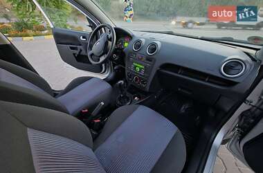 Хэтчбек Ford Fusion 2006 в 