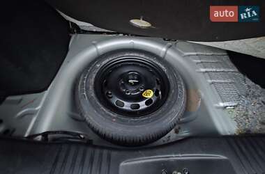 Хэтчбек Ford Fusion 2006 в 